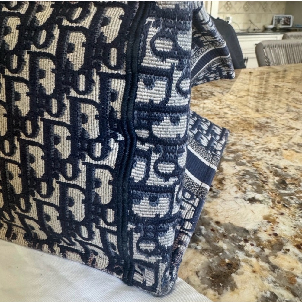 Christian Dior book tote - Picture 5 of 12